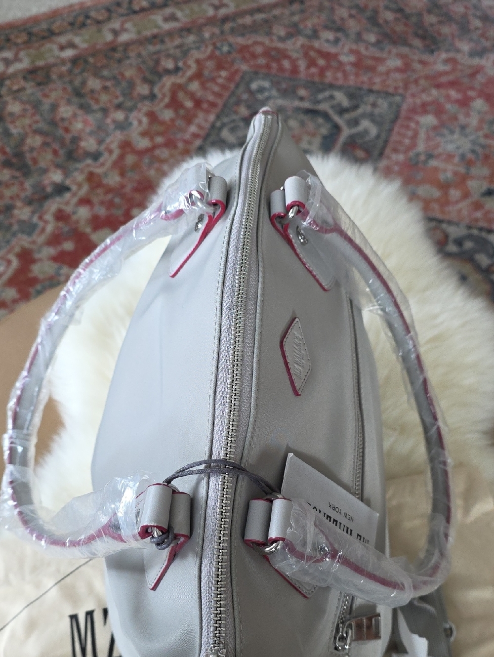 Gorgeous NWT MZ Wallace Small Chelsea Gray Zippered Tote 🩶🎁❤️ - Picture 8 of 16
